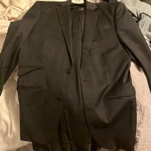 Back men’s suit. Jacket 40R, pants 34/34